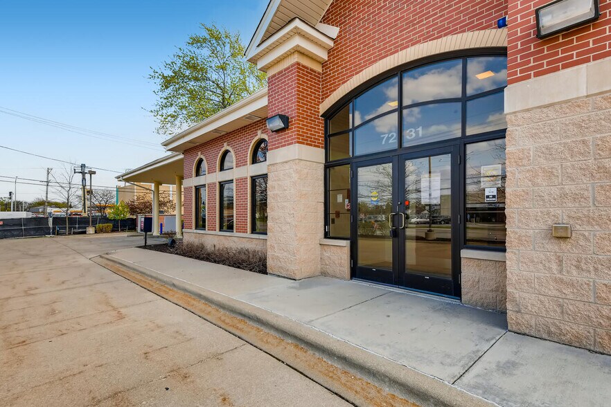 More Photos Of 7231 171ST St, Tinley Park Fast Food For Lease