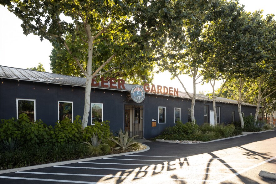More Photos Of 125 Lamar St, San Antonio Restaurant For Lease