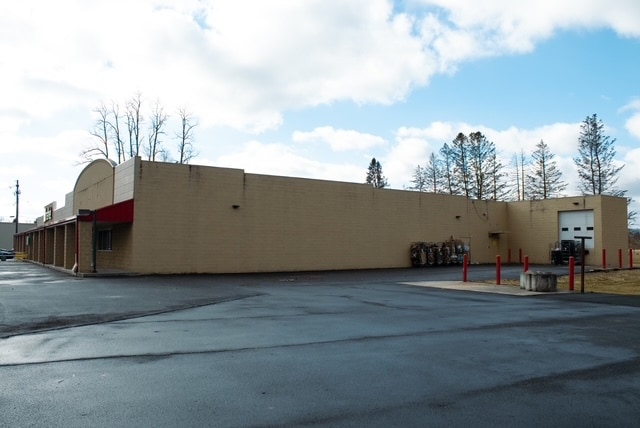 More Photos Of 64 Main St, Lawrenceville Supermarket For Lease