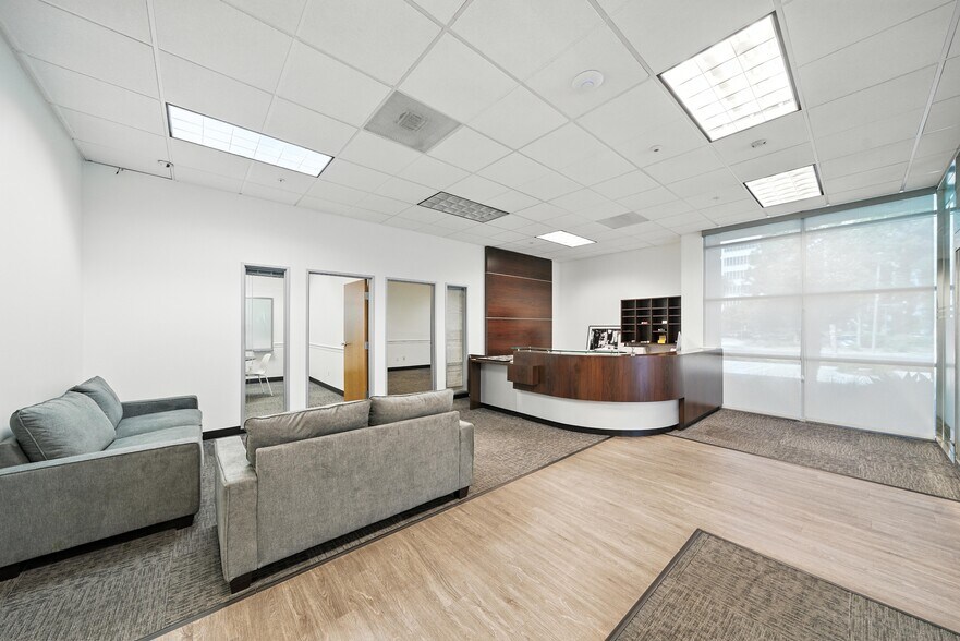 More Photos Of 3390 E Miraloma Ave, Anaheim Warehouse For Lease