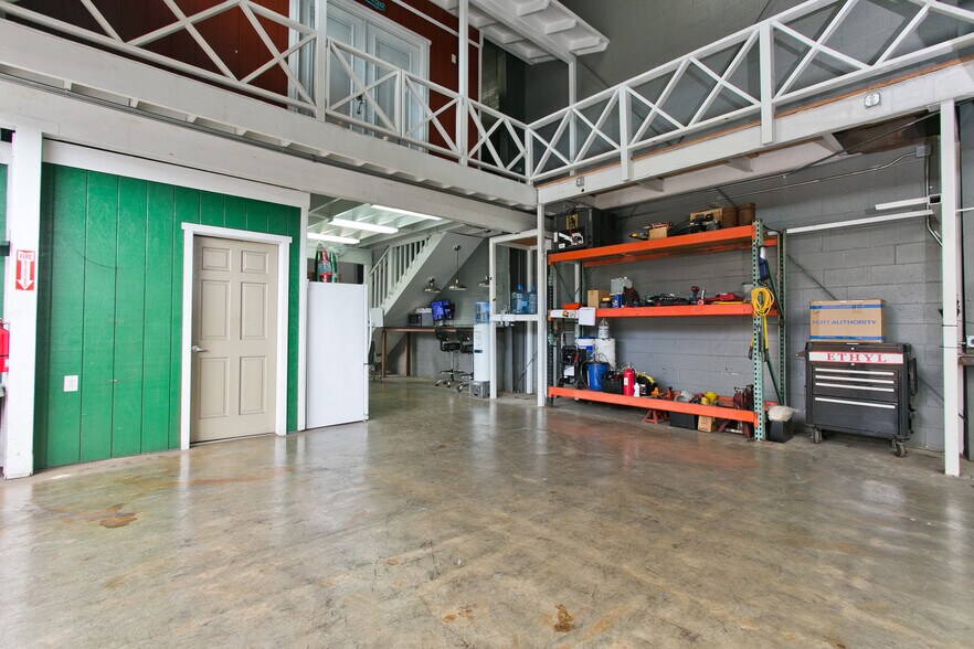 More Photos Of 1325 Middle St, Honolulu Warehouse For Lease