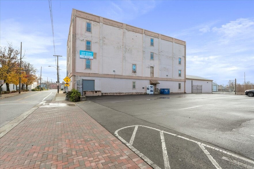 More Photos Of 87 W Lee St, Hagerstown Office For Sale