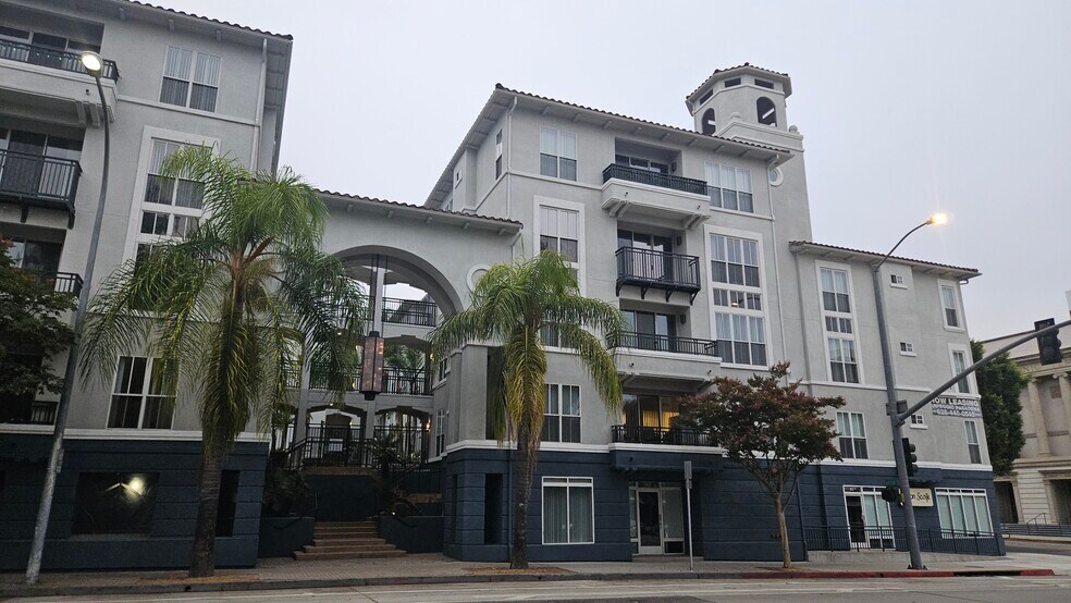 Primary Photo Of 325 E Cordova St, Pasadena Apartments For Lease