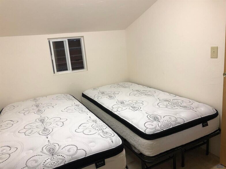 More Photos Of 947 Main St, Sturgis Sports And Entertainment For Sale