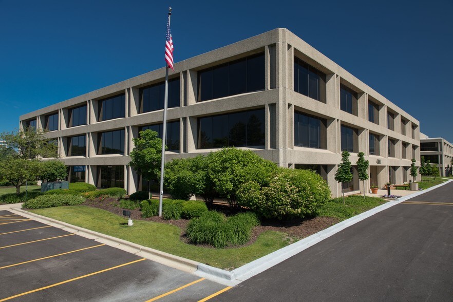 More Photos Of 4300 Commerce Ct, Lisle Office For Lease