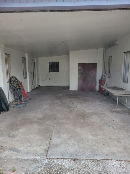 More Photos Of 9701 E US Highway 92, Tampa Freestanding For Sale