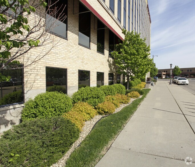 More Photos Of 2610 University Ave W, Saint Paul Office For Lease