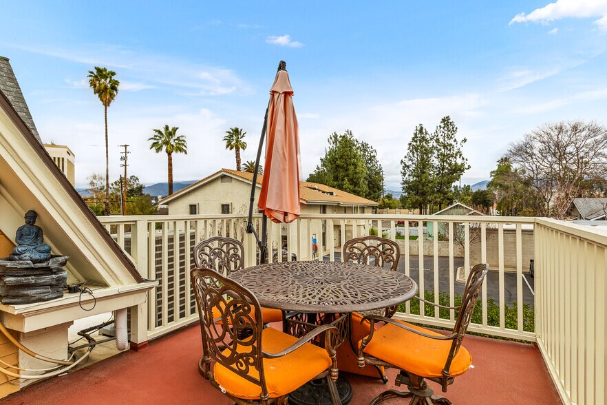 More Photos Of 214 E Olive Ave, Redlands Office For Sale