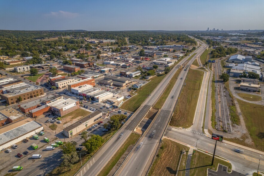 More Photos Of 116-118 N Main St, Sand Springs Storefront Retail Residential For Sale