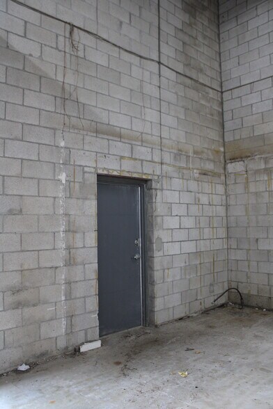 More Photos Of 1120 Cherry St, Toledo Warehouse For Lease