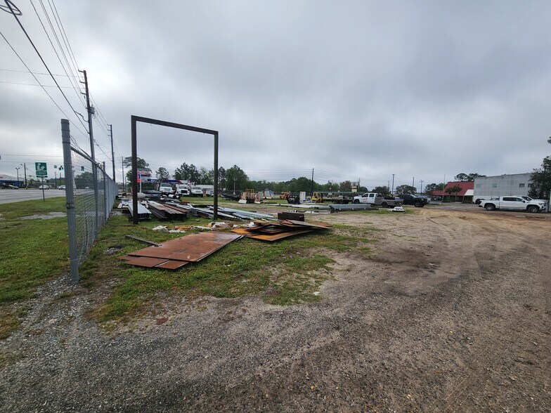 More Photos Of 1563 W Cherry St, Jesup Office For Sale