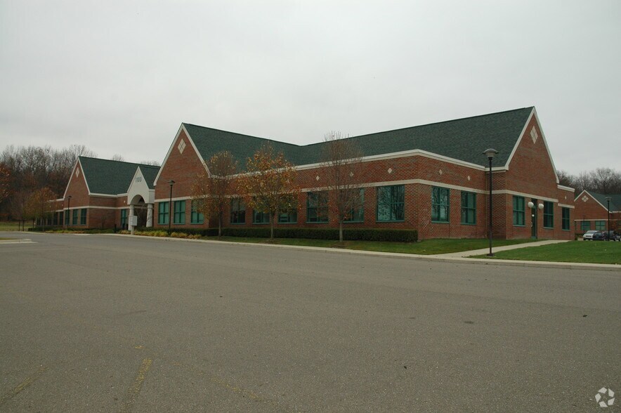 More Photos Of 950 Corporate Office Dr, Milford Medical For Lease