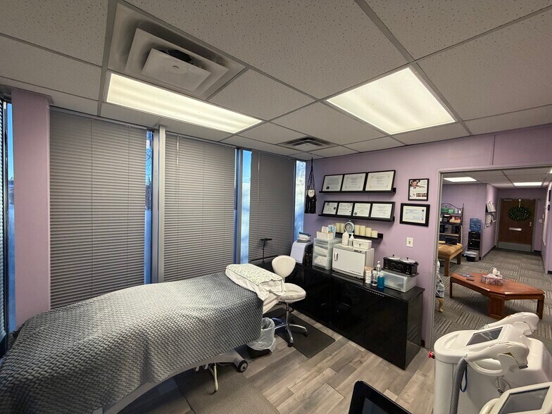 Primary Photo Of 7106-7108 109 St NW, Edmonton Storefront Retail Office For Lease