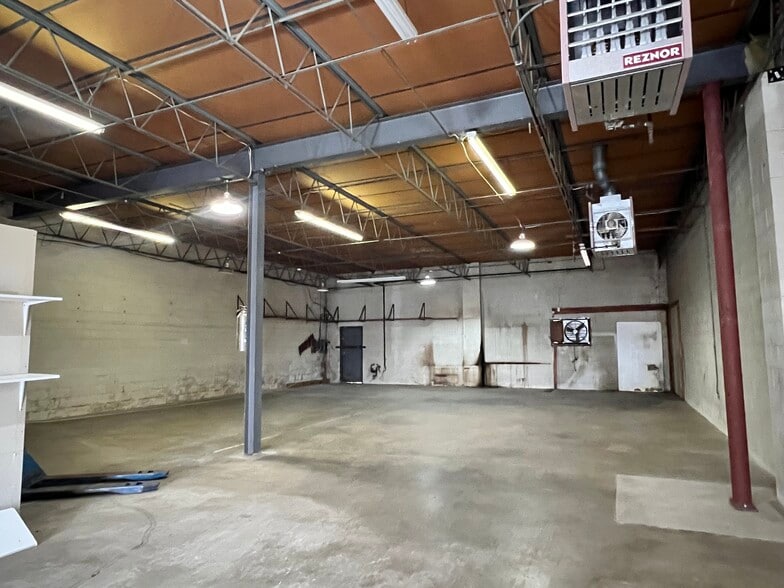 More Photos Of 6427 Baltimore National Pike, Baltimore Unknown For Lease