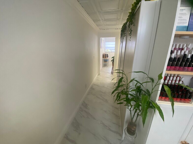 More Photos Of 601-625 SW 57th Ave, Miami Storefront Retail Office For Lease