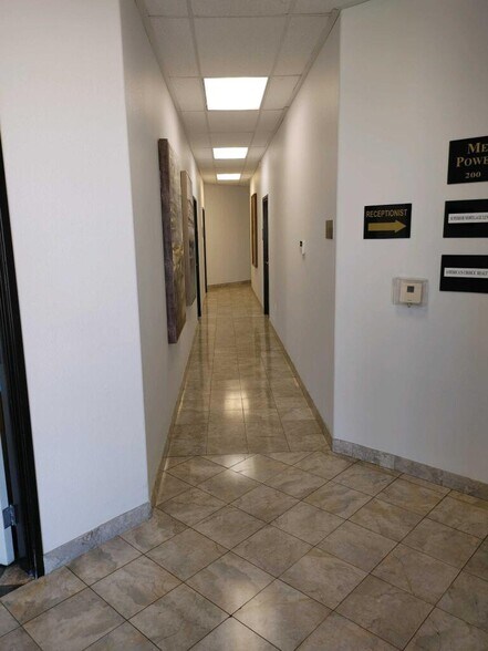 More Photos Of 8867 W Flamingo Rd, Las Vegas Office For Sale