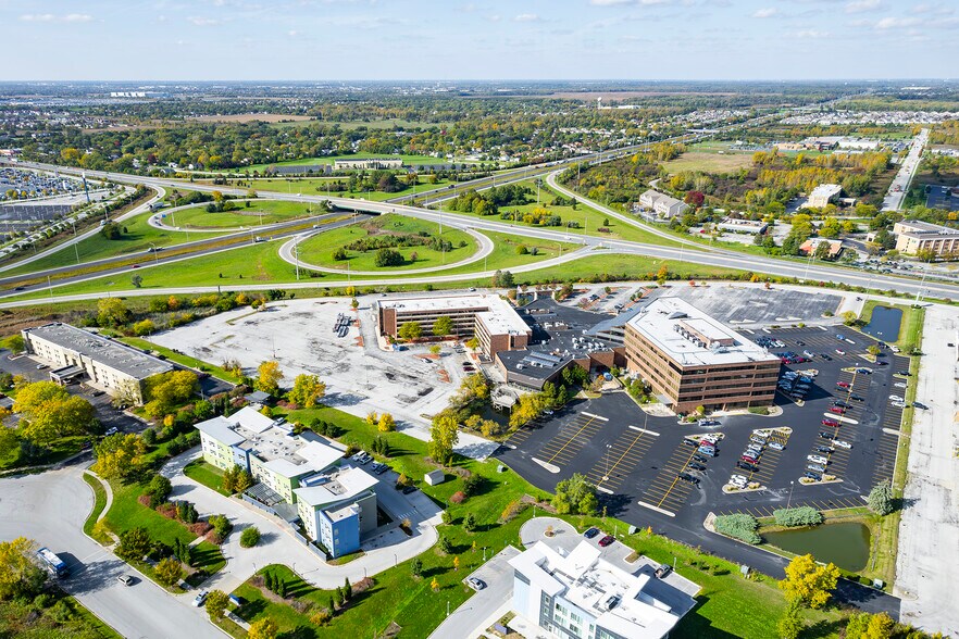 More Photos Of 500 Holiday Plaza Dr, Matteson Hotel For Sale