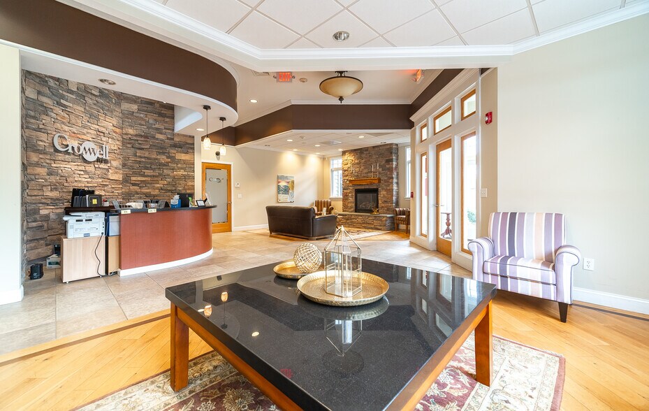 More Photos Of 30 Country Squire Dr, Cromwell Medical For Sale