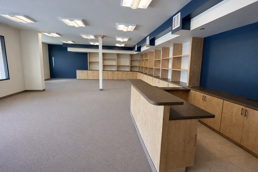 More Photos Of 2820 Shelter Island Dr, San Diego Storefront Retail Office For Lease