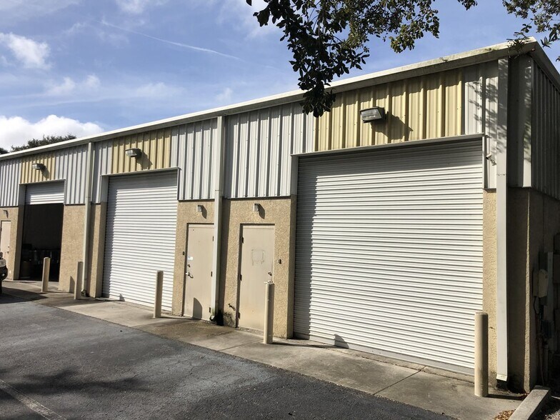 More Photos Of 8141 Blaikie Ct, Sarasota Warehouse For Lease