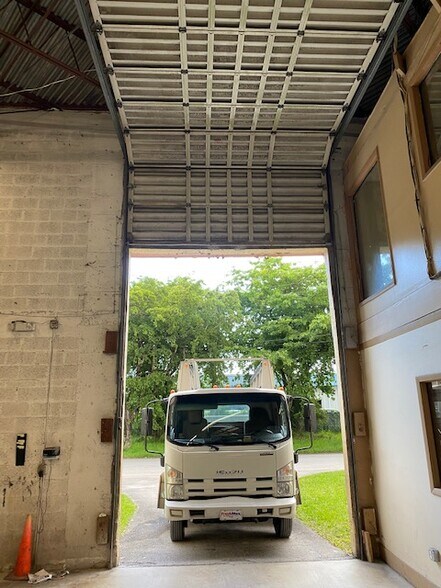 More Photos Of 2300 NW 34th Ave, Miami Warehouse For Lease