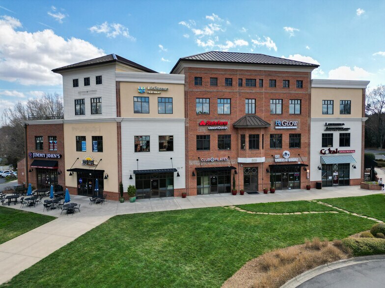 More Photos Of 9525 Birkdale Crossing Dr, Huntersville Office For Lease