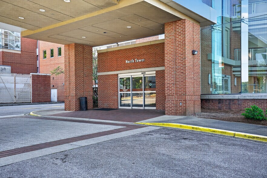 More Photos Of 800 Saint Vincents Dr, Birmingham Medical For Lease