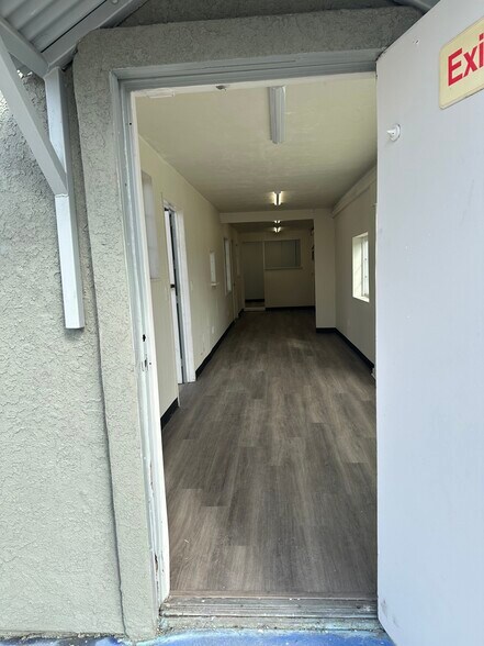 More Photos Of 11440 N Woodside Ave, Santee Service For Lease