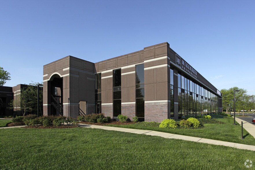 Primary Photo Of 10170 Linn Station Rd, Louisville Unknown For Lease