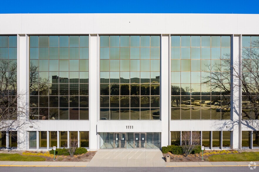 More Photos Of 1111 E Touhy Ave, Des Plaines Office For Sale