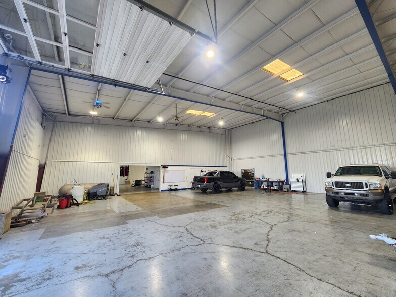 More Photos Of 1531 W Tipton St, Seymour Warehouse For Sale