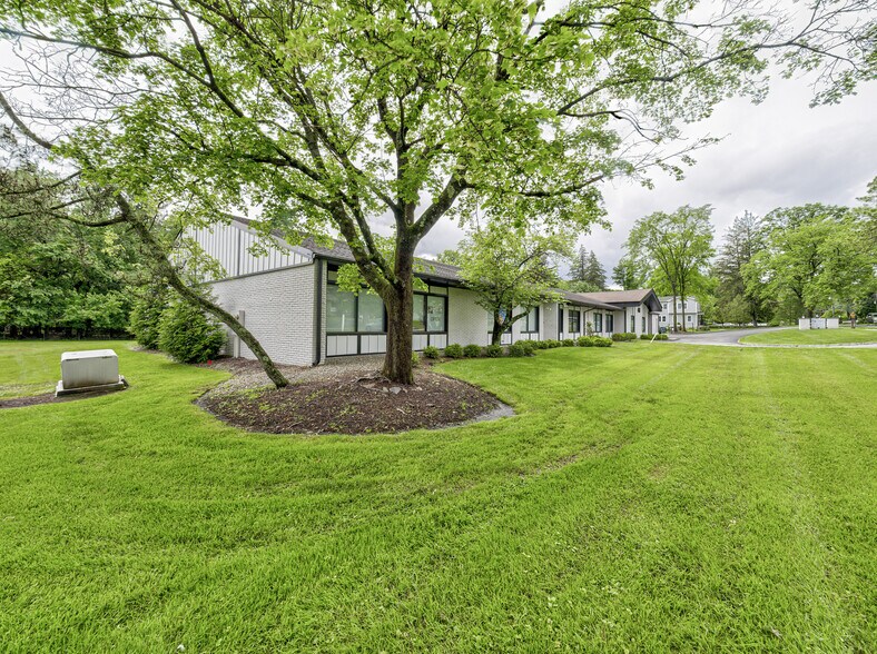 More Photos Of 468 Parish Dr, Wayne Medical For Sale