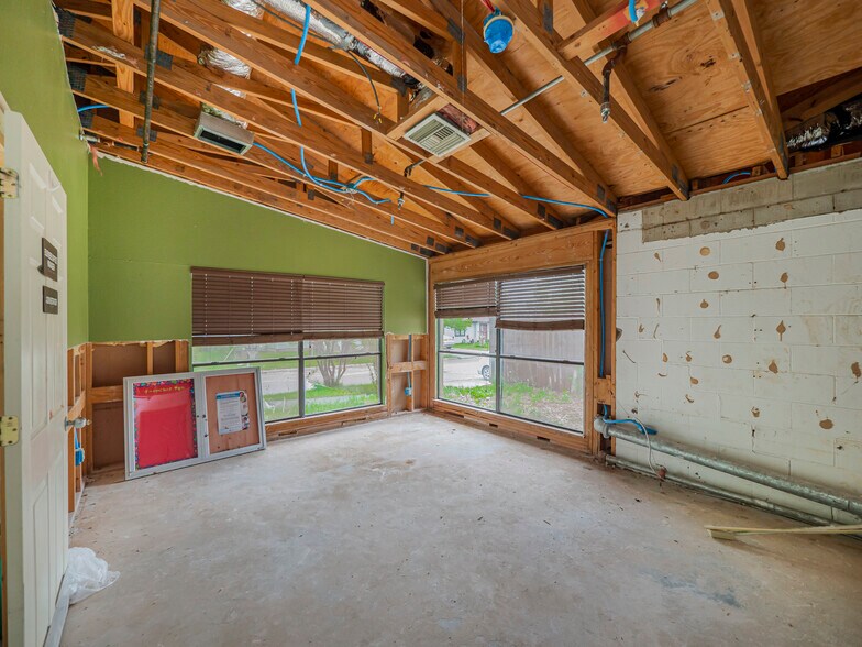 More Photos Of 700 Dyer St, Rockdale Healthcare For Sale