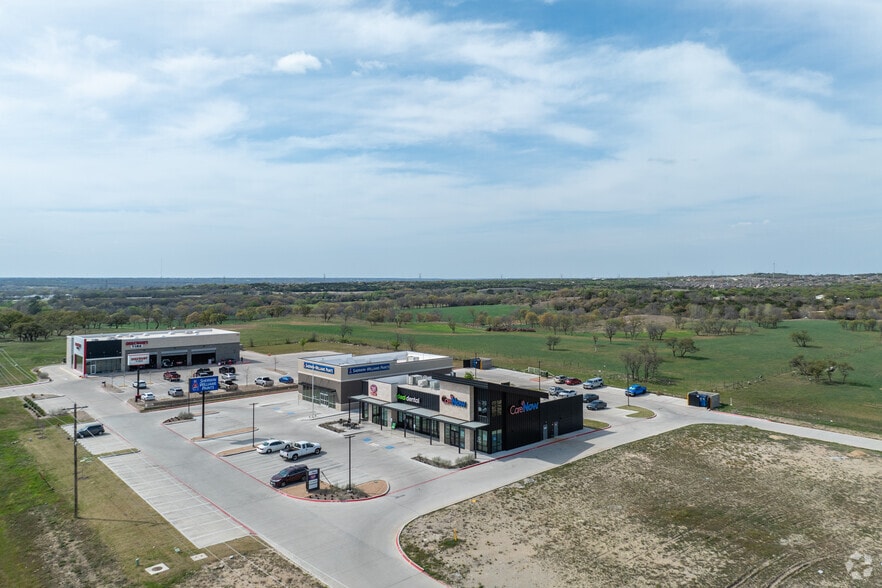 More Photos Of 2733 Fort Worth Hwy, Hudson Oaks General Retail For Lease