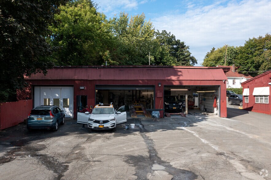 More Photos Of 6-12 Hoover Ave, Haverstraw Warehouse For Lease