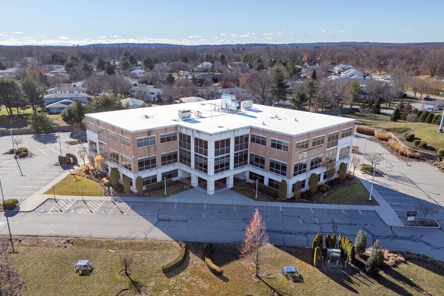 More Photos Of 1 Coastway Blvd, Warwick Office For Lease