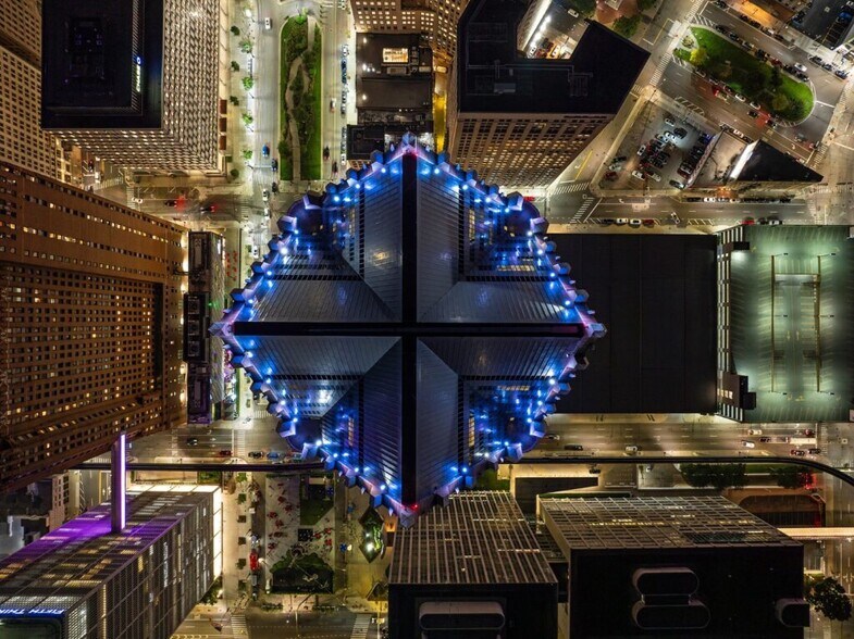 More Photos Of 500 Woodward Ave, Detroit Office For Lease