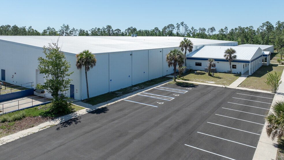 More Photos Of 909 W 39th St, Panama City Manufacturing For Lease