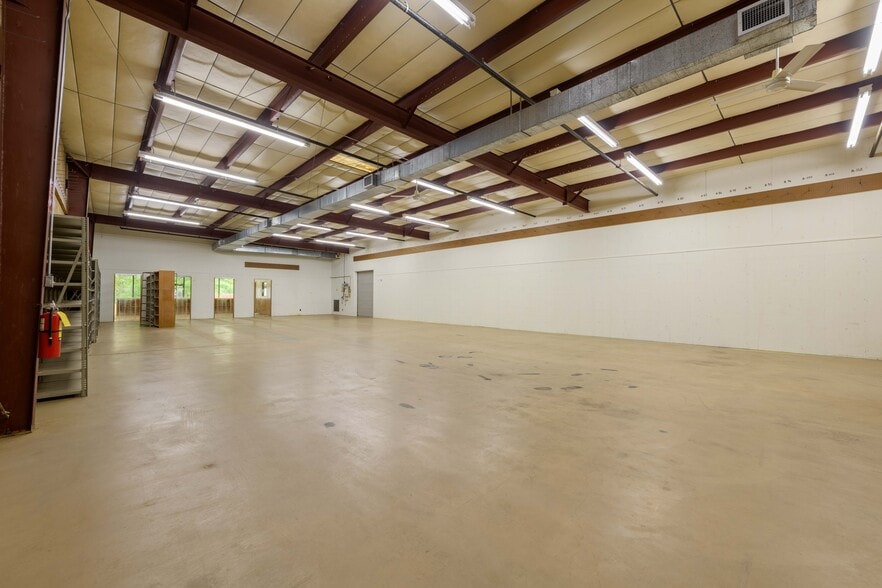 More Photos Of 494 Richardson Rd SE, Calhoun Industrial For Sale