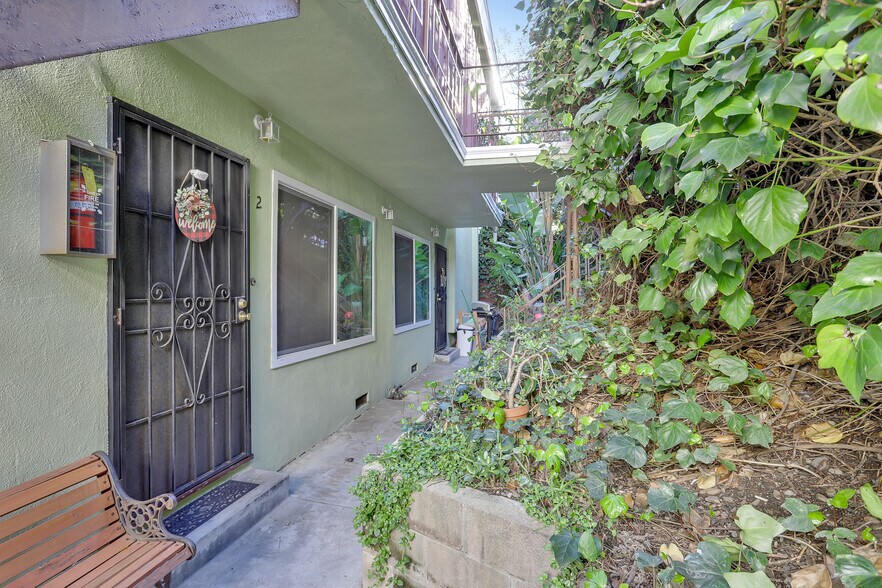 More Photos Of 153-157 W Channel Rd, Santa Monica Apartments For Sale