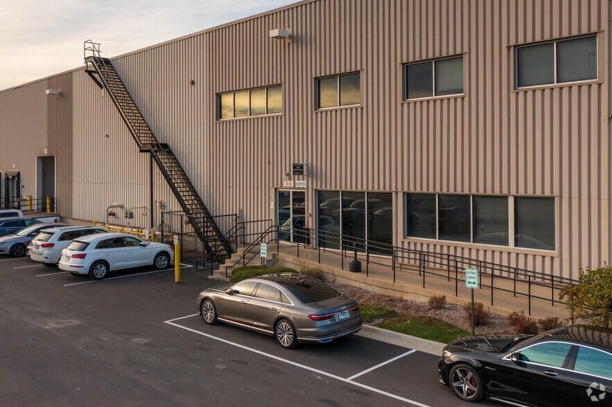 More Photos Of 6800 Santa Fe Dr, Hodgkins Warehouse For Lease