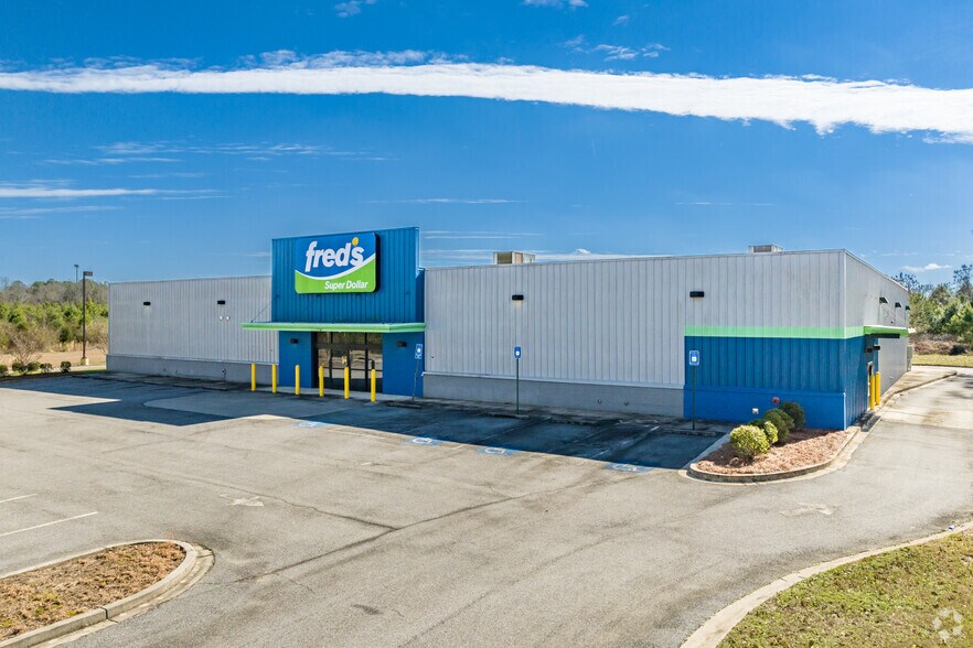 Primary Photo Of 201 Walnut St, Montezuma Freestanding For Lease