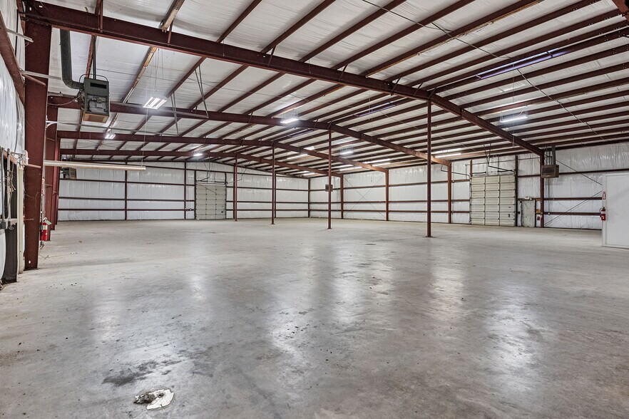 More Photos Of 13810 Ambrose, Houston Warehouse For Sale