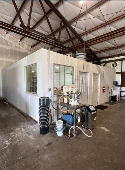 More Photos Of 616 S 9th St, Corsicana Warehouse For Sale