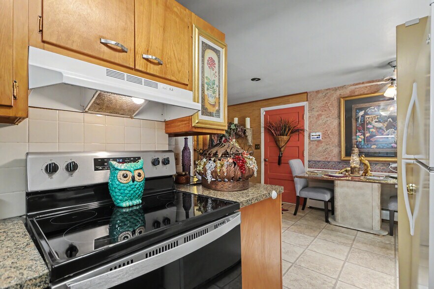 More Photos Of 524 State Route 314 N, Ontario Specialty For Sale