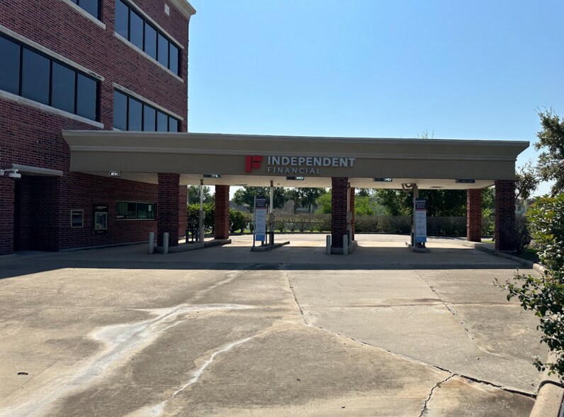 More Photos Of 19855 Southwest Fwy, Sugar Land Office For Sale
