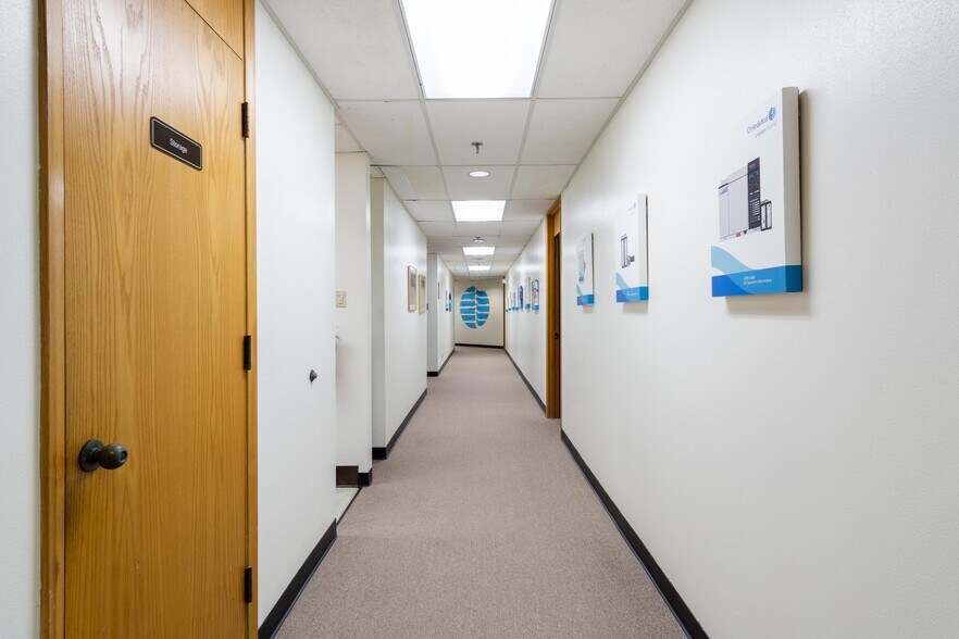 More Photos Of 151 Graham Rd, College Station Research And Development For Lease