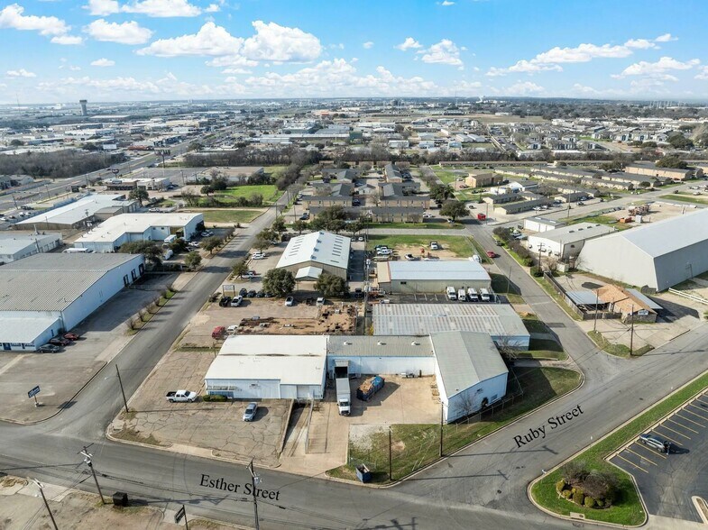 More Photos Of 600 Esther St, Waco Warehouse For Sale