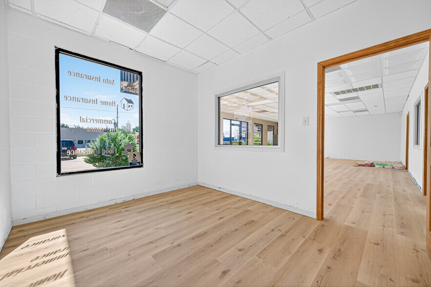 More Photos Of 11511 Jones Rd, Houston Freestanding For Sale