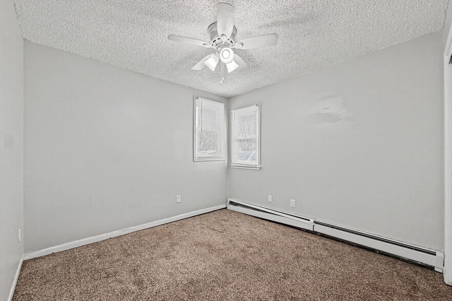 More Photos Of 6920 SW 9th St, Des Moines Apartments For Sale